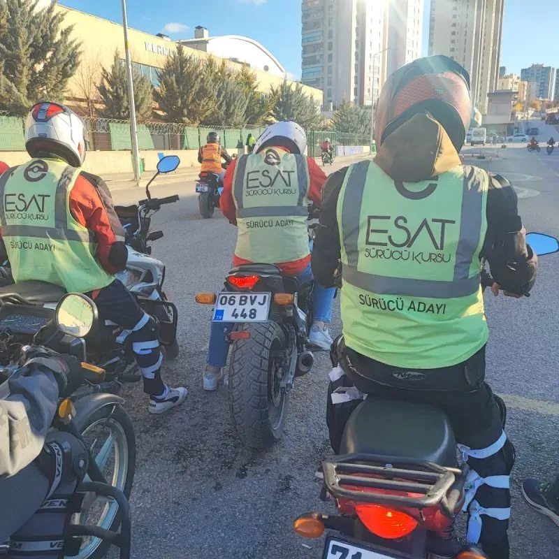 Esat Sürücü Kursu - Bilinçli Sürücüler için Bir Yolculuk