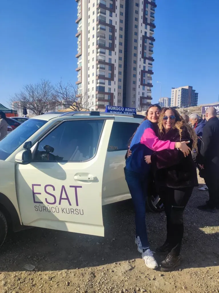 Esat Sürücü Kursu - Direksiyon Sınavı Parkları: Paralel, L ve Geri Park Referans Noktaları