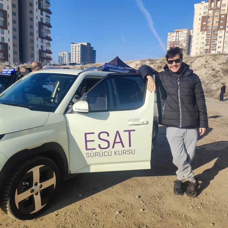 Esat Sürücü Kursu - Kavşak ve Dönüşlerde Hata Yapmama Rehberi