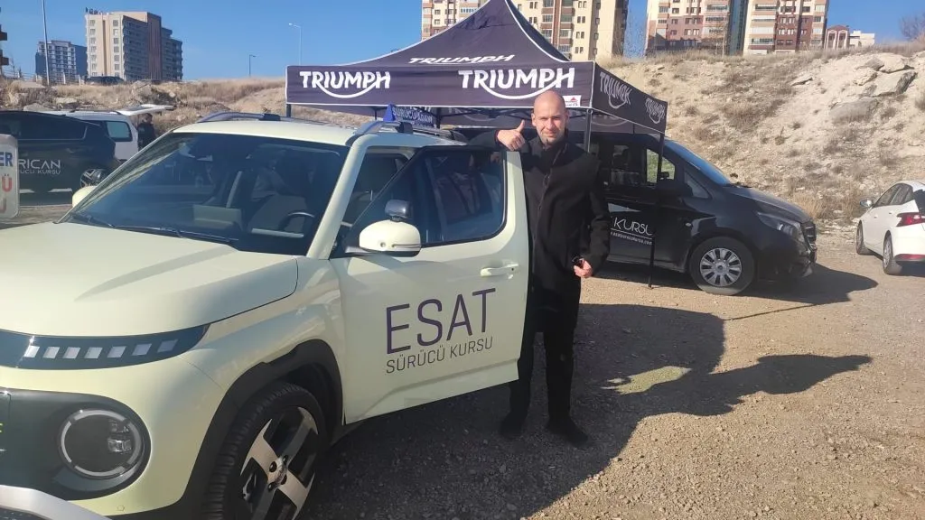Esat Sürücü Kursu- Yeni Ehliyet Aldın: İlk 30 Gün Planı - Esat Sürücü Kursu Rehberi