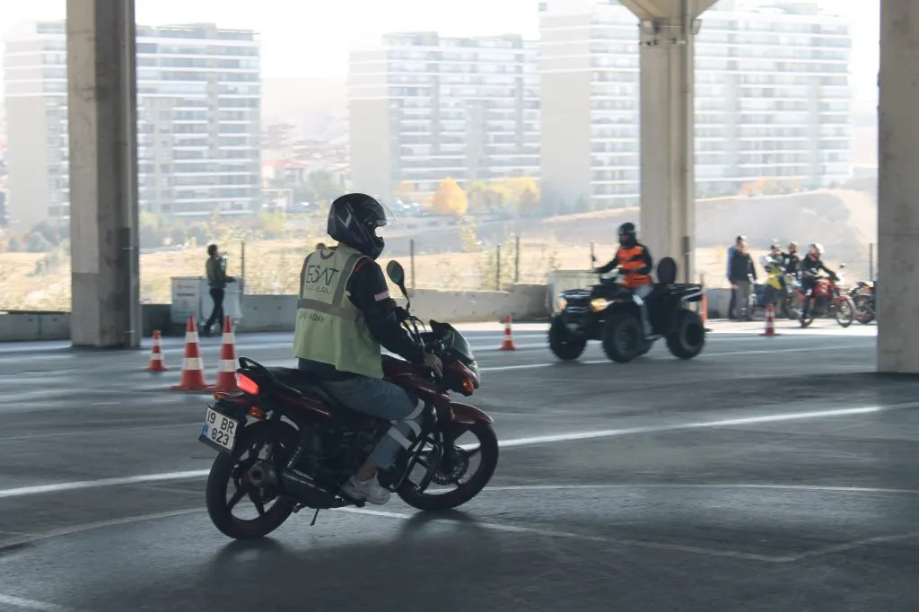 Esat Sürücü Kursu - Motosiklet Ekipman Rehberi